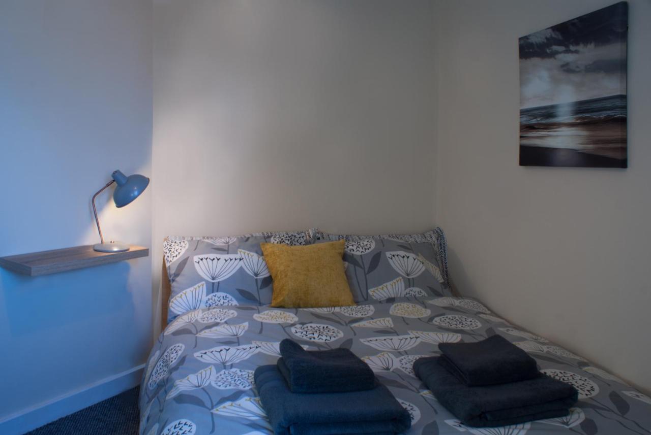 Chestnut Contractor Stays Wellingborough Bagian luar foto