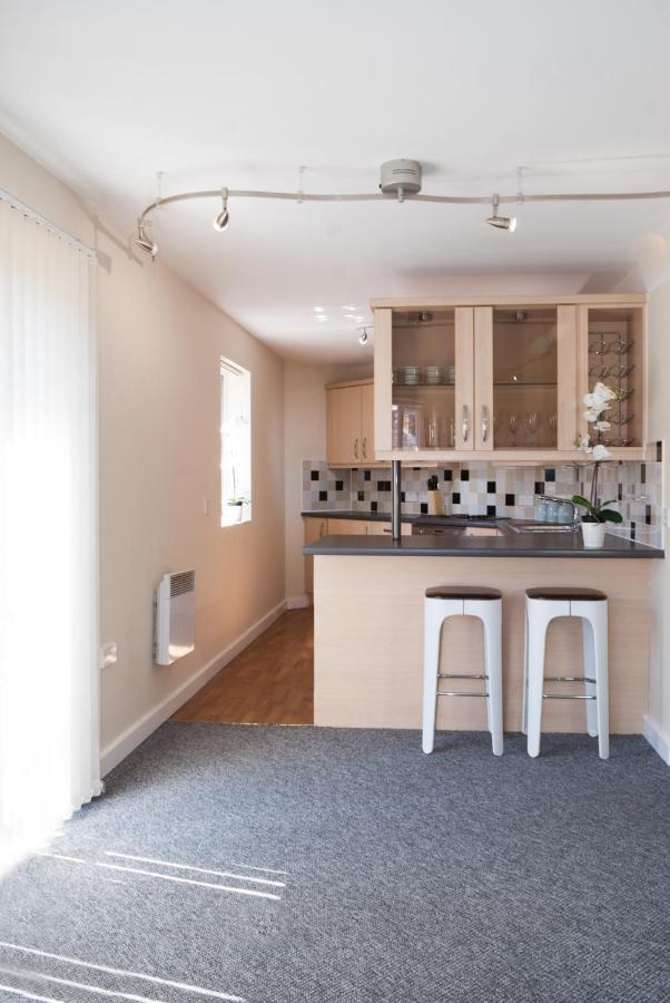 Chestnut Contractor Stays Wellingborough Bagian luar foto