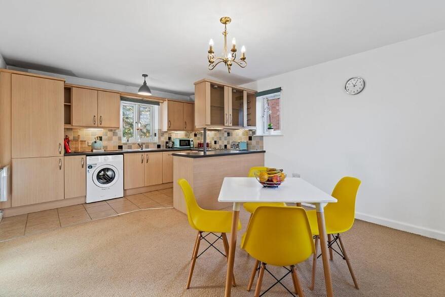 Chestnut Contractor Stays Wellingborough Ruang foto